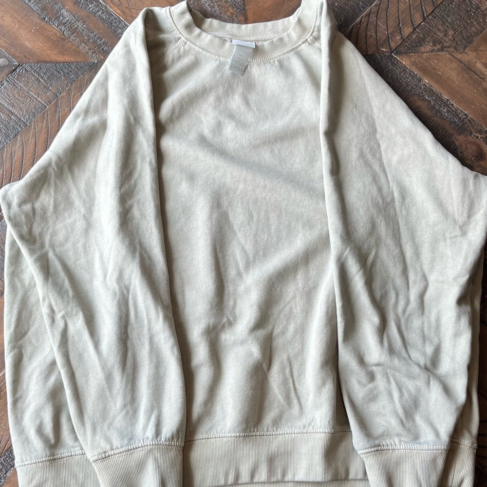 H&M Crewneck- Sage Green- Size Girls Large